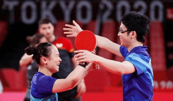 在青少年排 在青少年排