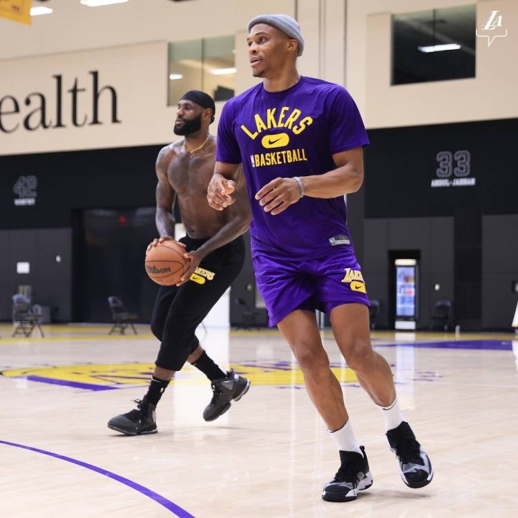 放投保突 放投保突